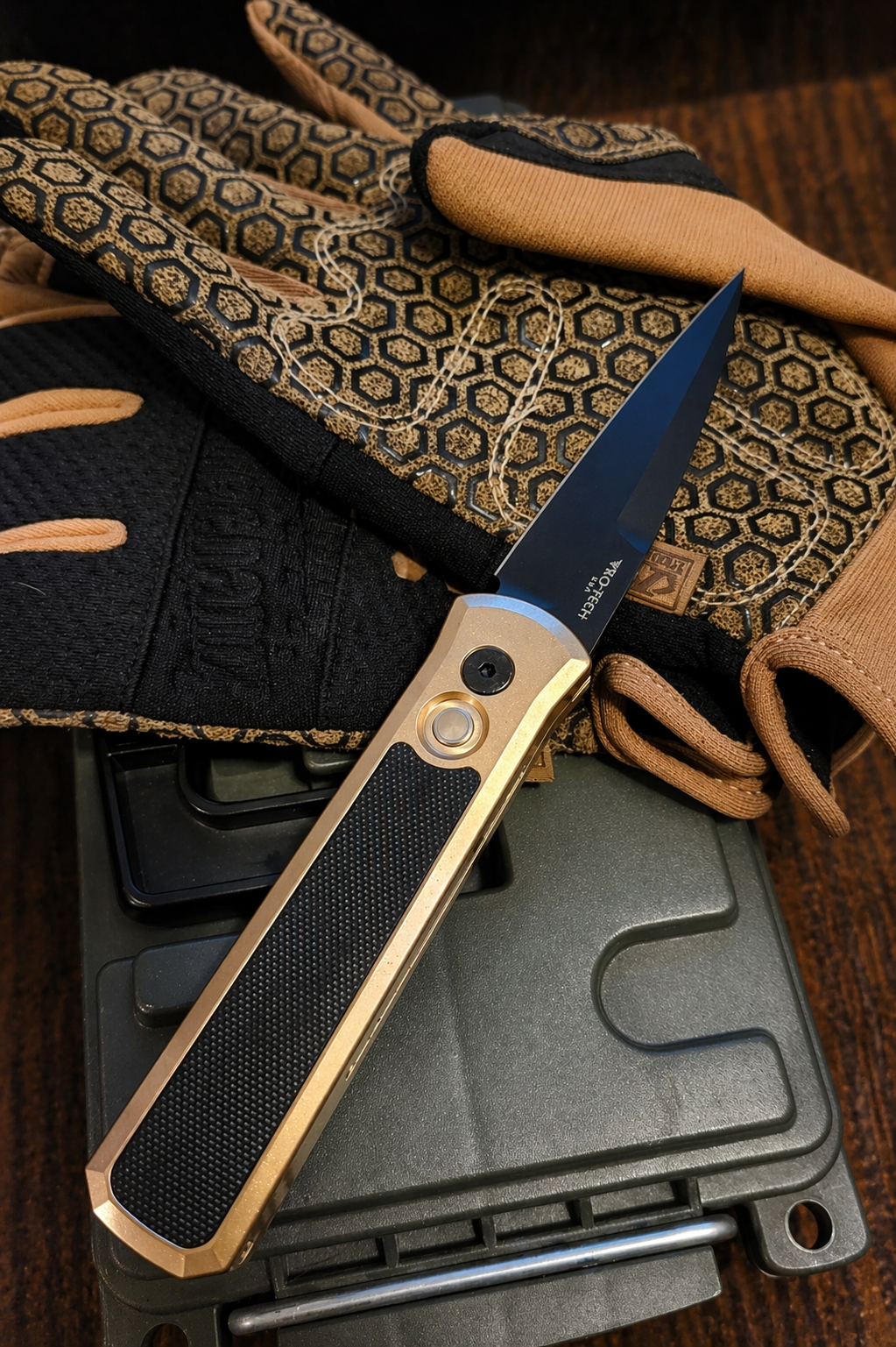 Pro-Tech Godson – DLC Bronze / G10