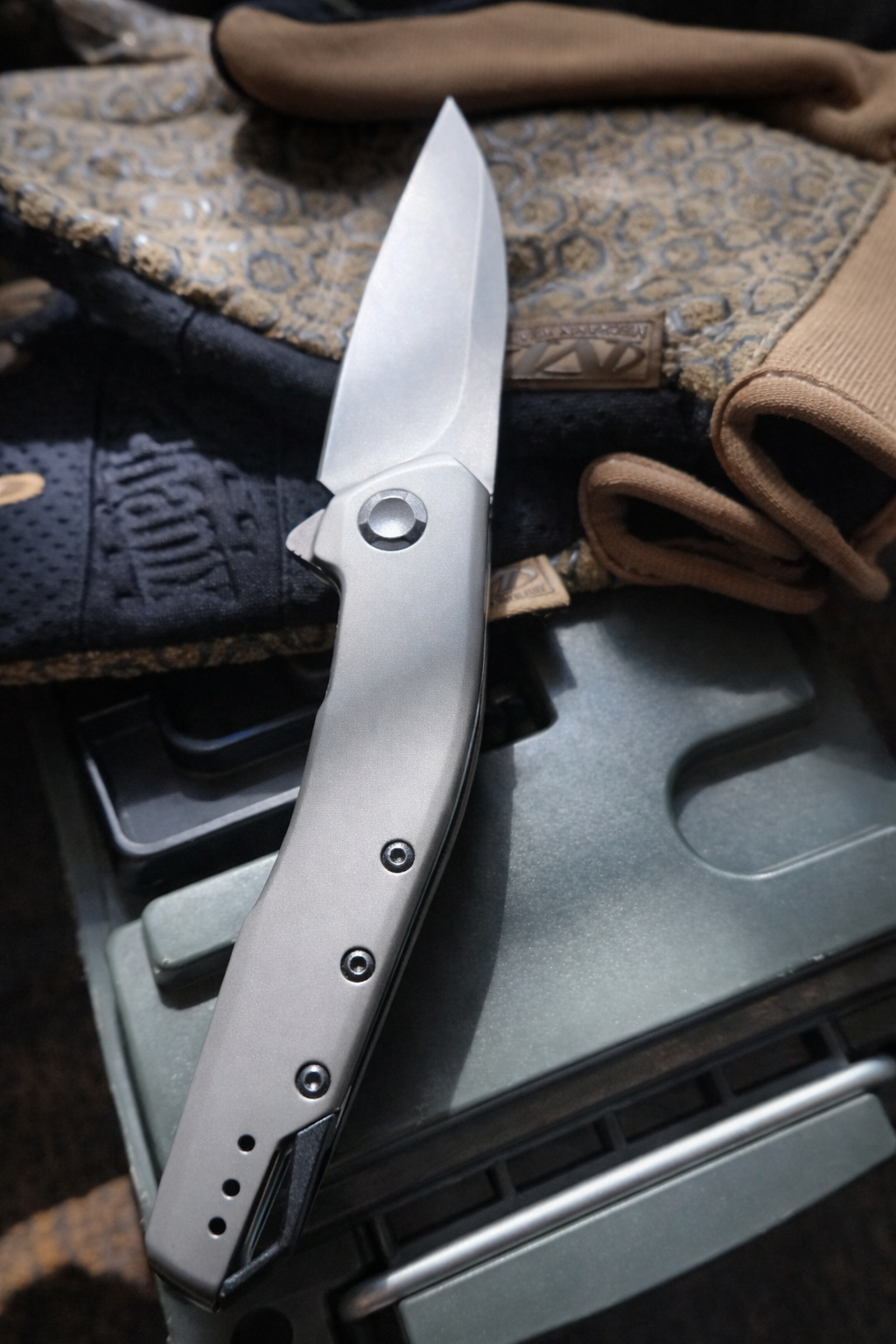 Kershaw Sanctum – Gray Steel